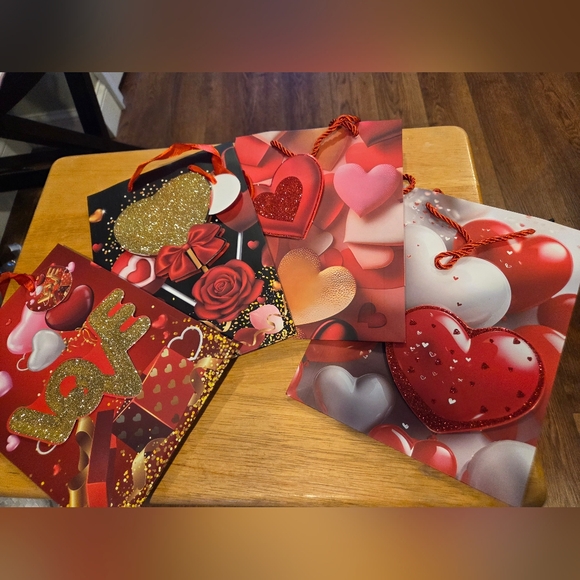 Other - Valentine's Day Heart Gift Bags Set Of 4